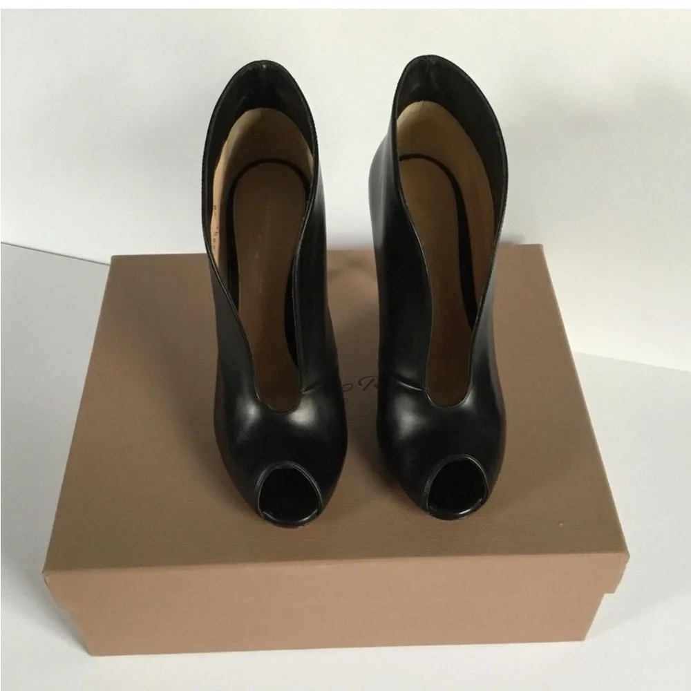 GIANVITO ROSSI - Picture 2 of 15